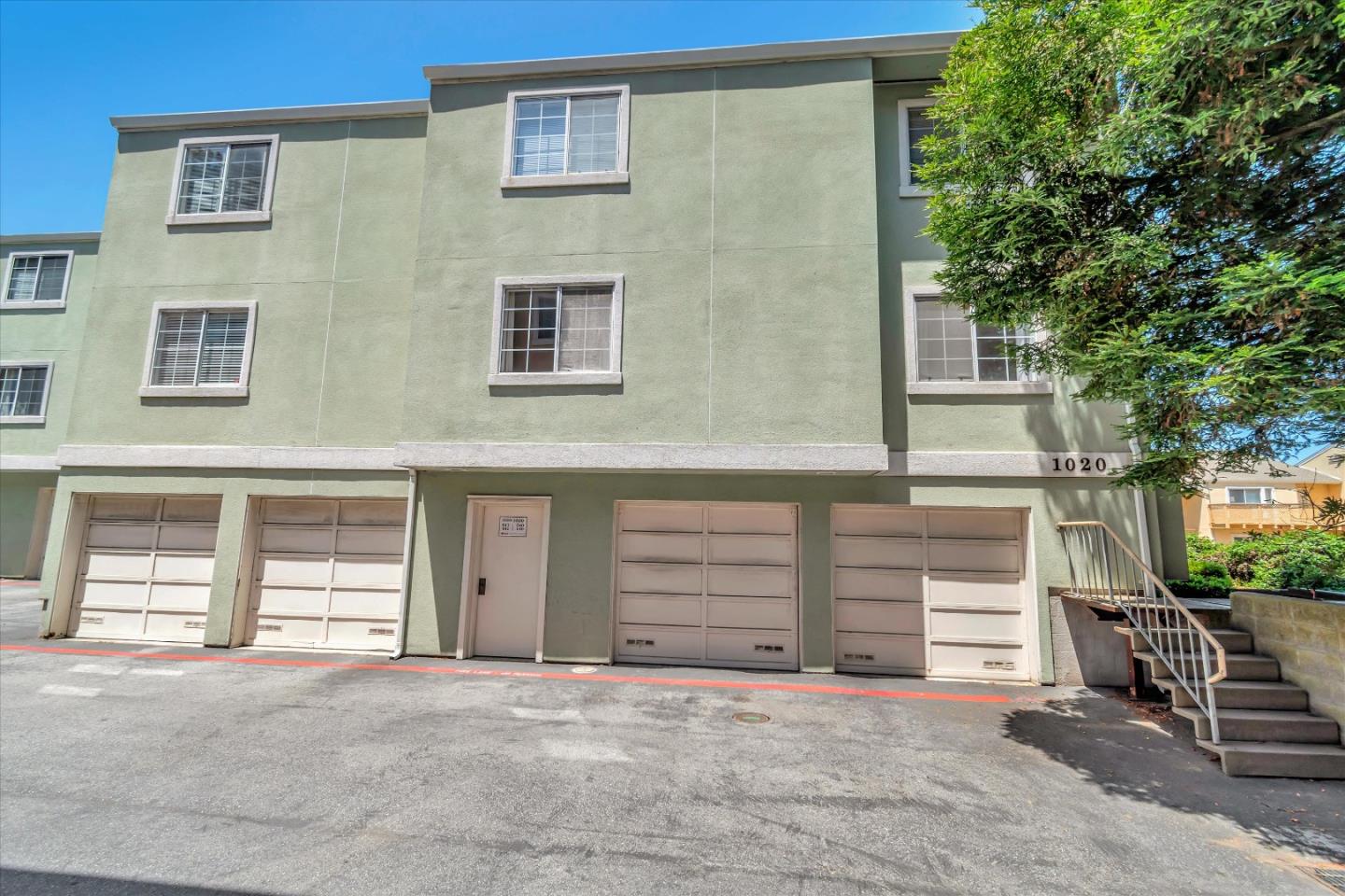 Front Image Thumbnail for ML81954003