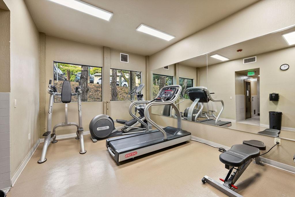 Detail Gallery Image 45 of 52 For 381 Half Moon Ln. #207,  Daly City,  CA 94015 - 1 Beds | 1 Baths