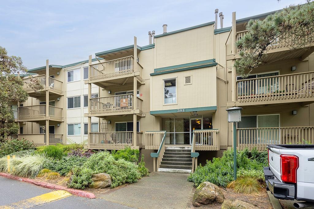 Detail Gallery Image 49 of 52 For 381 Half Moon Ln. #207,  Daly City,  CA 94015 - 1 Beds | 1 Baths