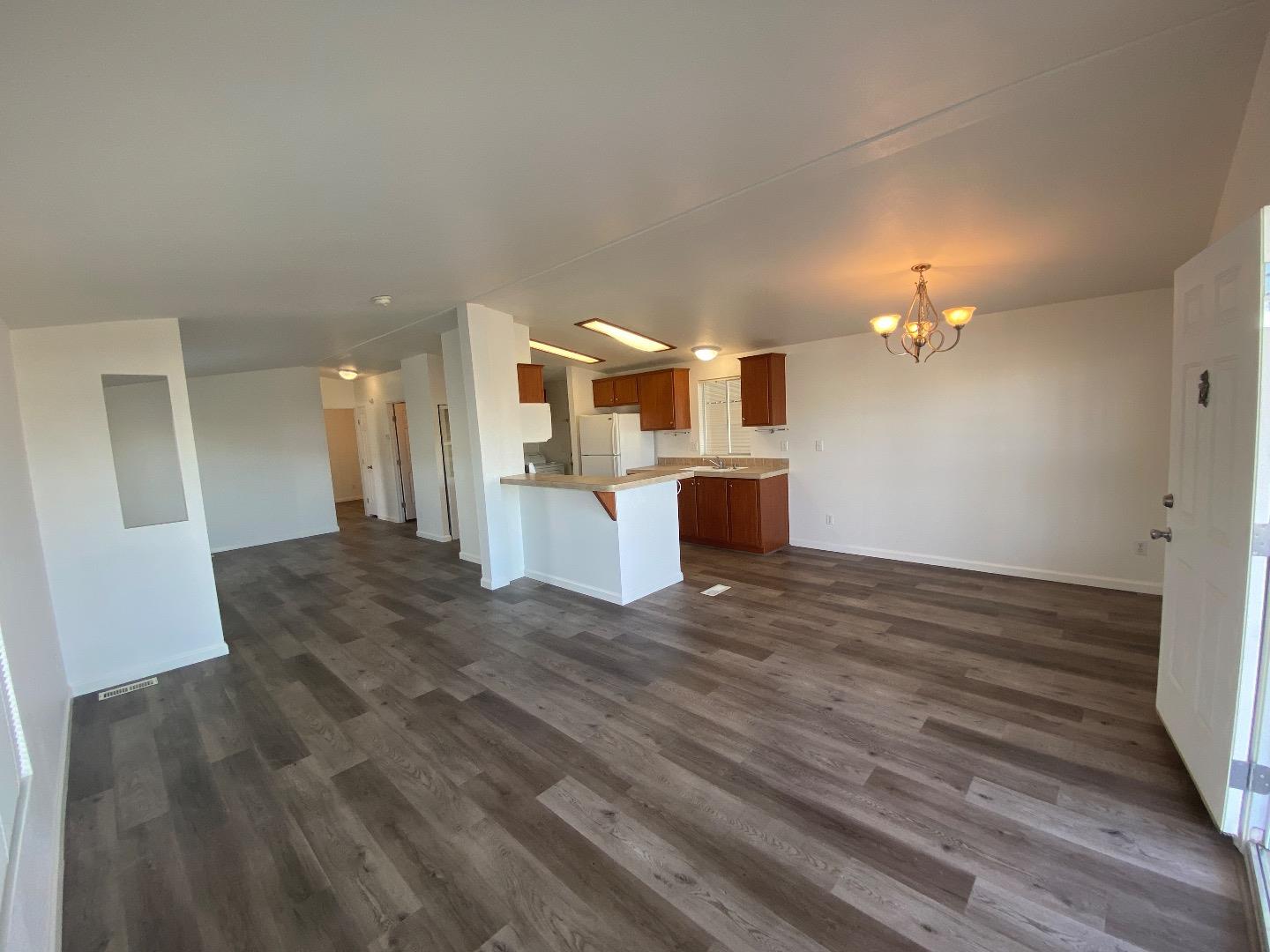 Detail Gallery Image 3 of 36 For 150 Kern St #95,  Salinas,  CA 93901 - 2 Beds | 2 Baths