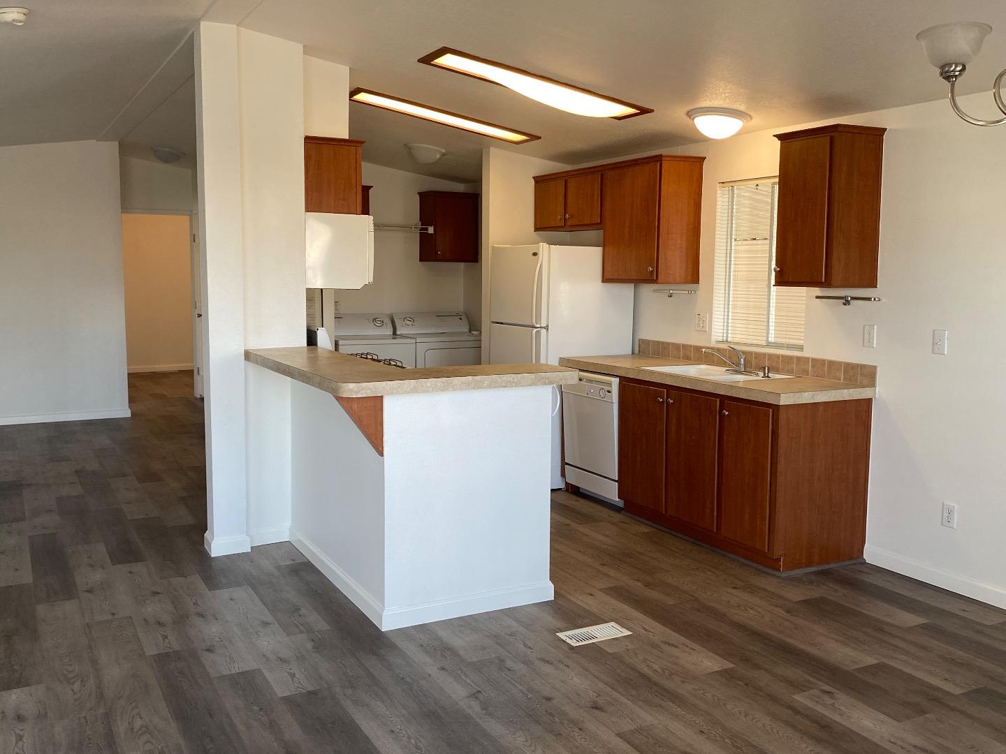 Detail Gallery Image 4 of 36 For 150 Kern St #95,  Salinas,  CA 93901 - 2 Beds | 2 Baths