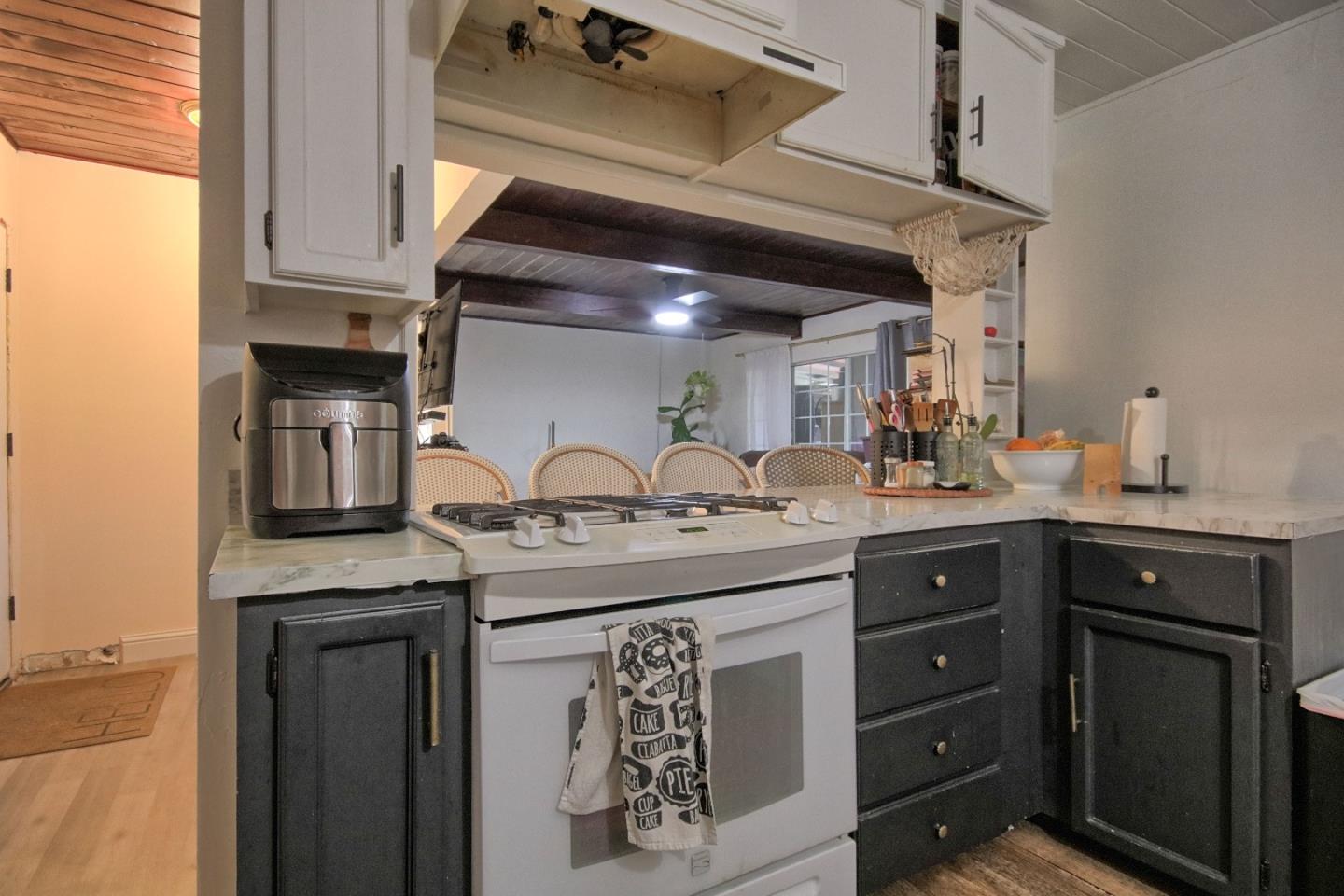 1305 Trazado Ave, Salinas, CA 93906 4 Beds 2 Baths (Contingent