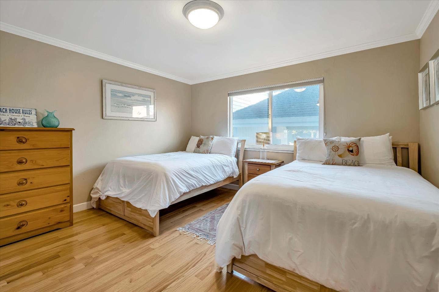Detail Gallery Image 13 of 28 For 208 Stockton Ave, Capitola,  CA 95010 - 4 Beds | 2 Baths