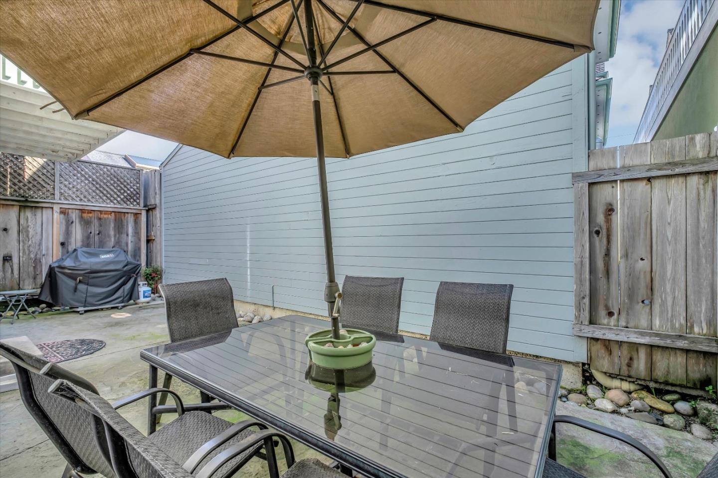 Detail Gallery Image 24 of 28 For 208 Stockton Ave, Capitola,  CA 95010 - 4 Beds | 2 Baths
