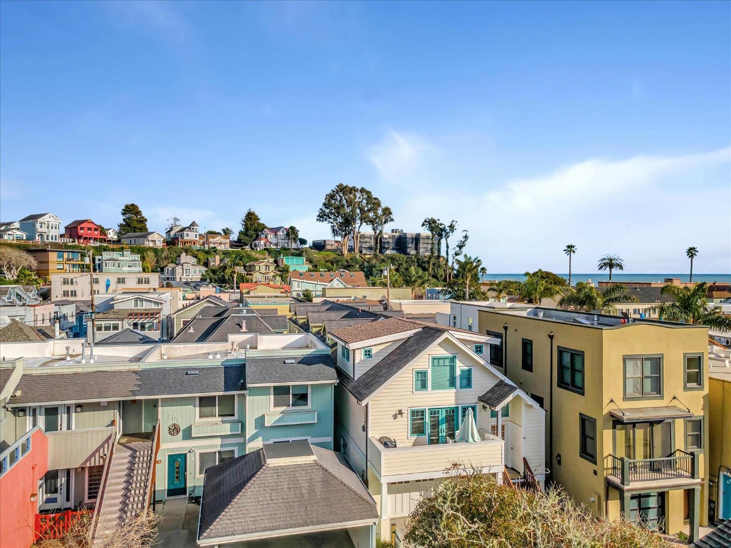 Detail Gallery Image 27 of 28 For 208 Stockton Ave, Capitola,  CA 95010 - 4 Beds | 2 Baths