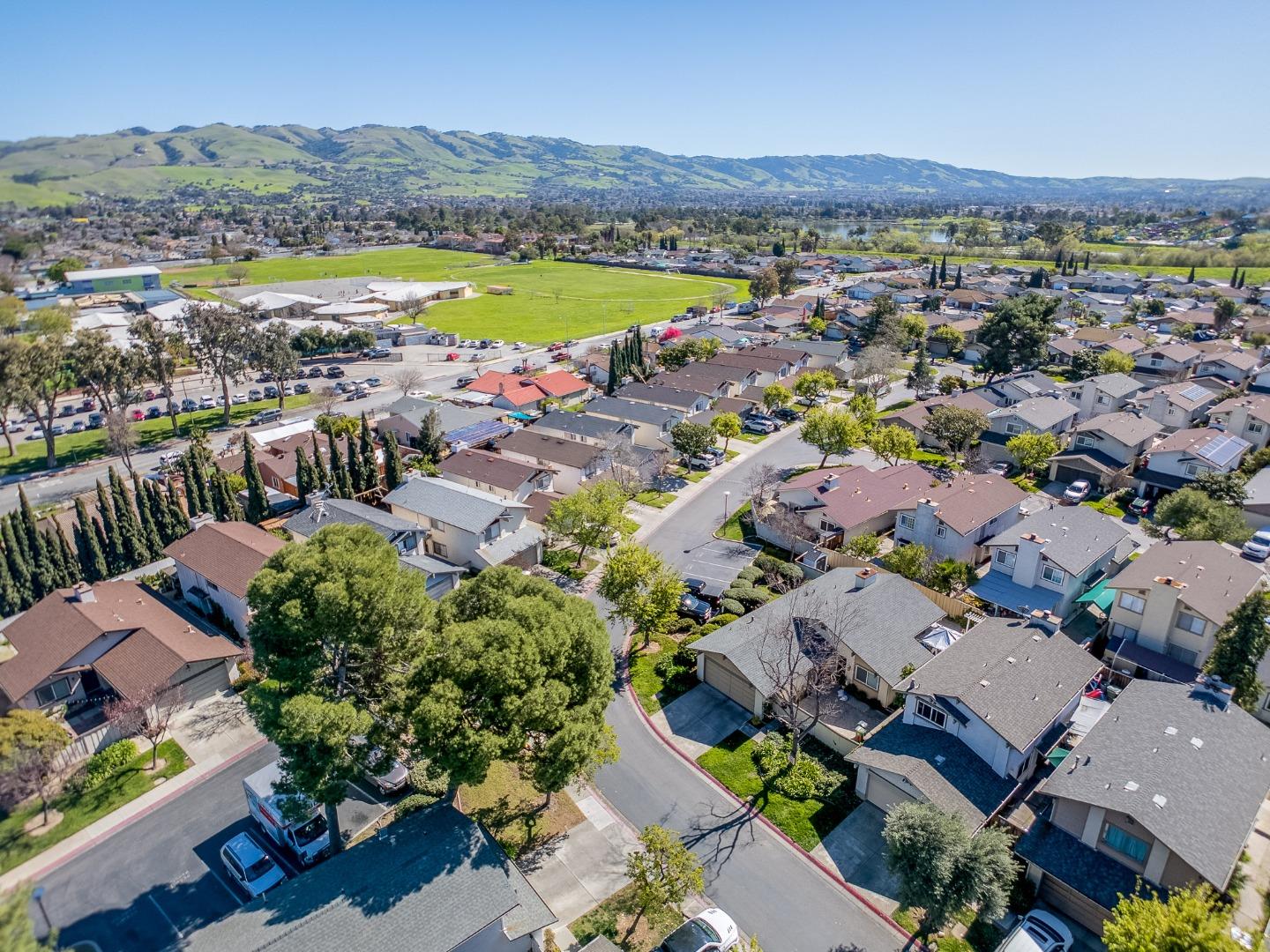 Detail Gallery Image 7 of 32 For 1729 Home Gate Dr, San Jose,  CA 95148 - 3 Beds | 2/1 Baths