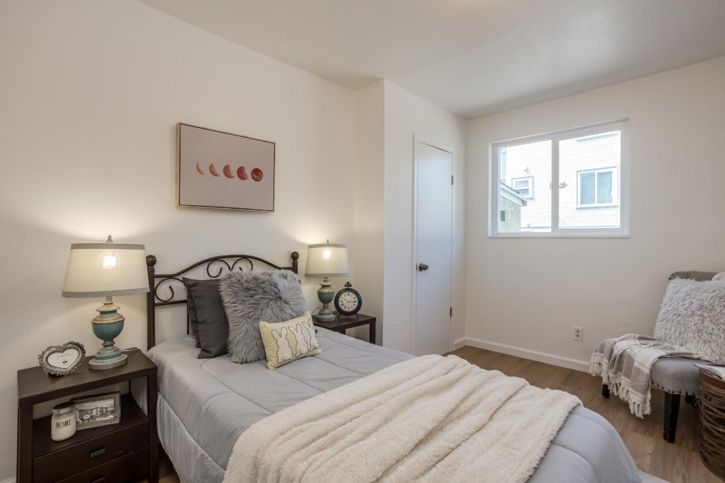 Detail Gallery Image 21 of 23 For 890 31st St, Oakland,  CA 94608 - – Beds | – Baths