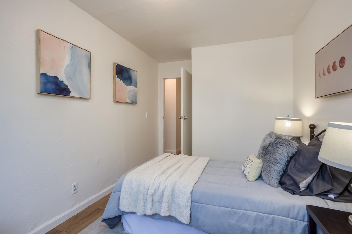 Detail Gallery Image 22 of 23 For 890 31st St, Oakland,  CA 94608 - – Beds | – Baths