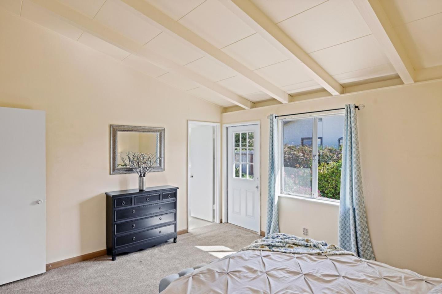 Detail Gallery Image 7 of 25 For 26415 Oliver Rd, Carmel,  CA 93923 - 3 Beds | 2 Baths