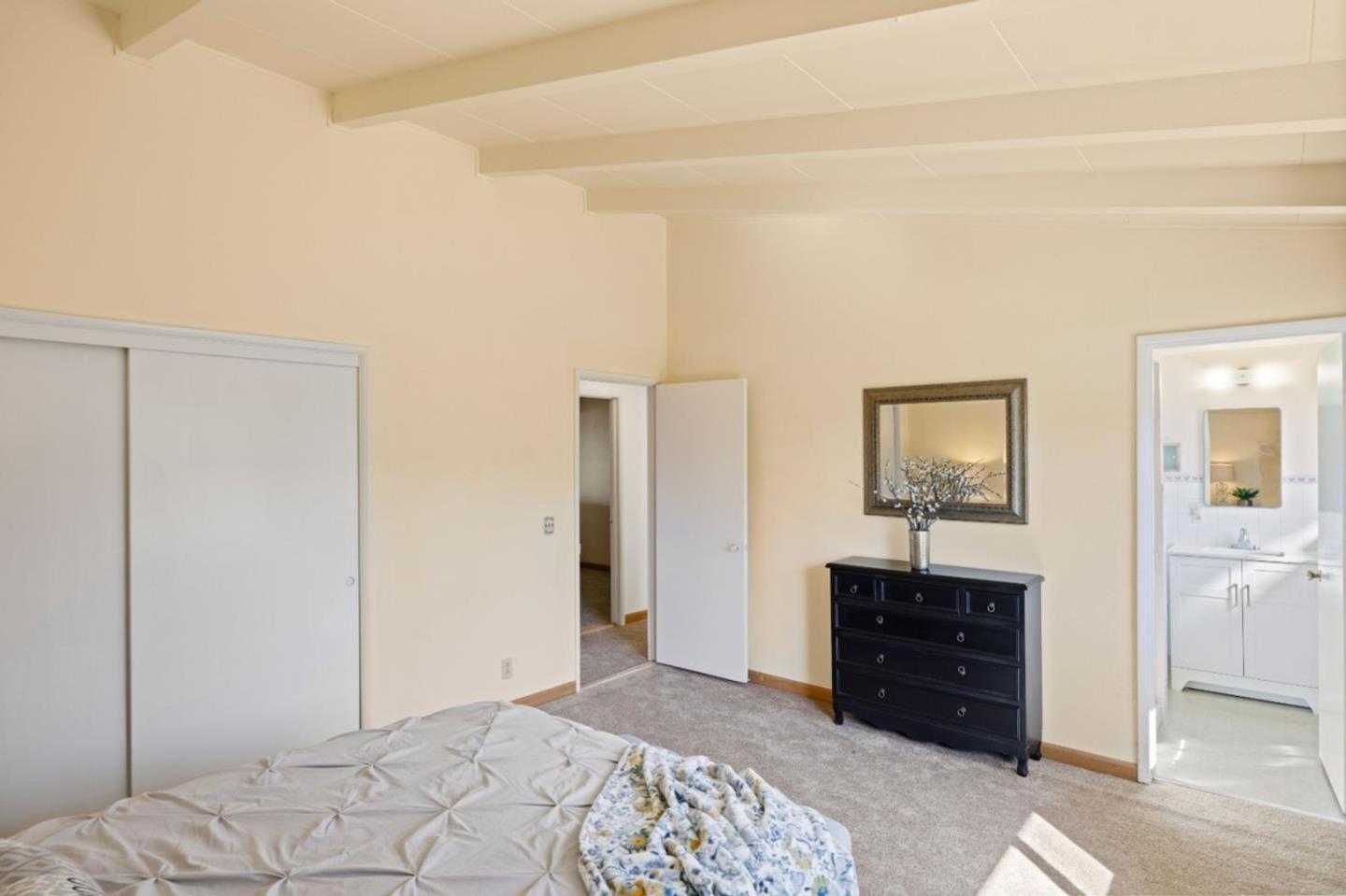 Detail Gallery Image 8 of 25 For 26415 Oliver Rd, Carmel,  CA 93923 - 3 Beds | 2 Baths