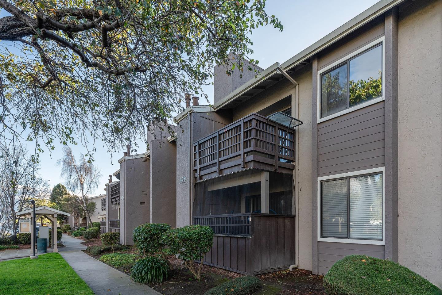 Detail Gallery Image 1 of 1 For 425 W Laurel Dr #K,  Salinas,  CA 93906 - 2 Beds | 2 Baths