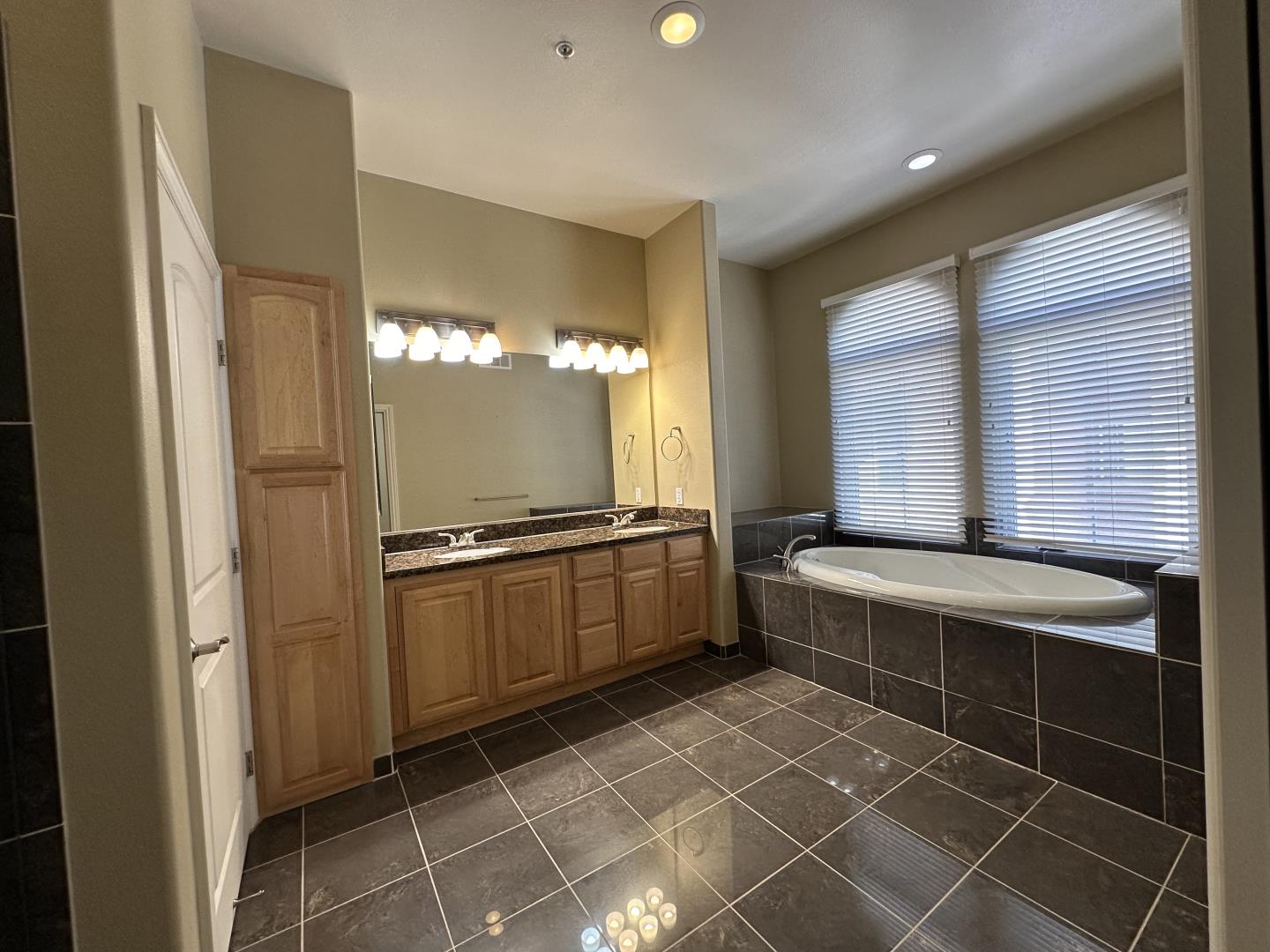 Detail Gallery Image 11 of 14 For 88 S Broadway #1307,  Millbrae,  CA 94030 - 2 Beds | 2 Baths