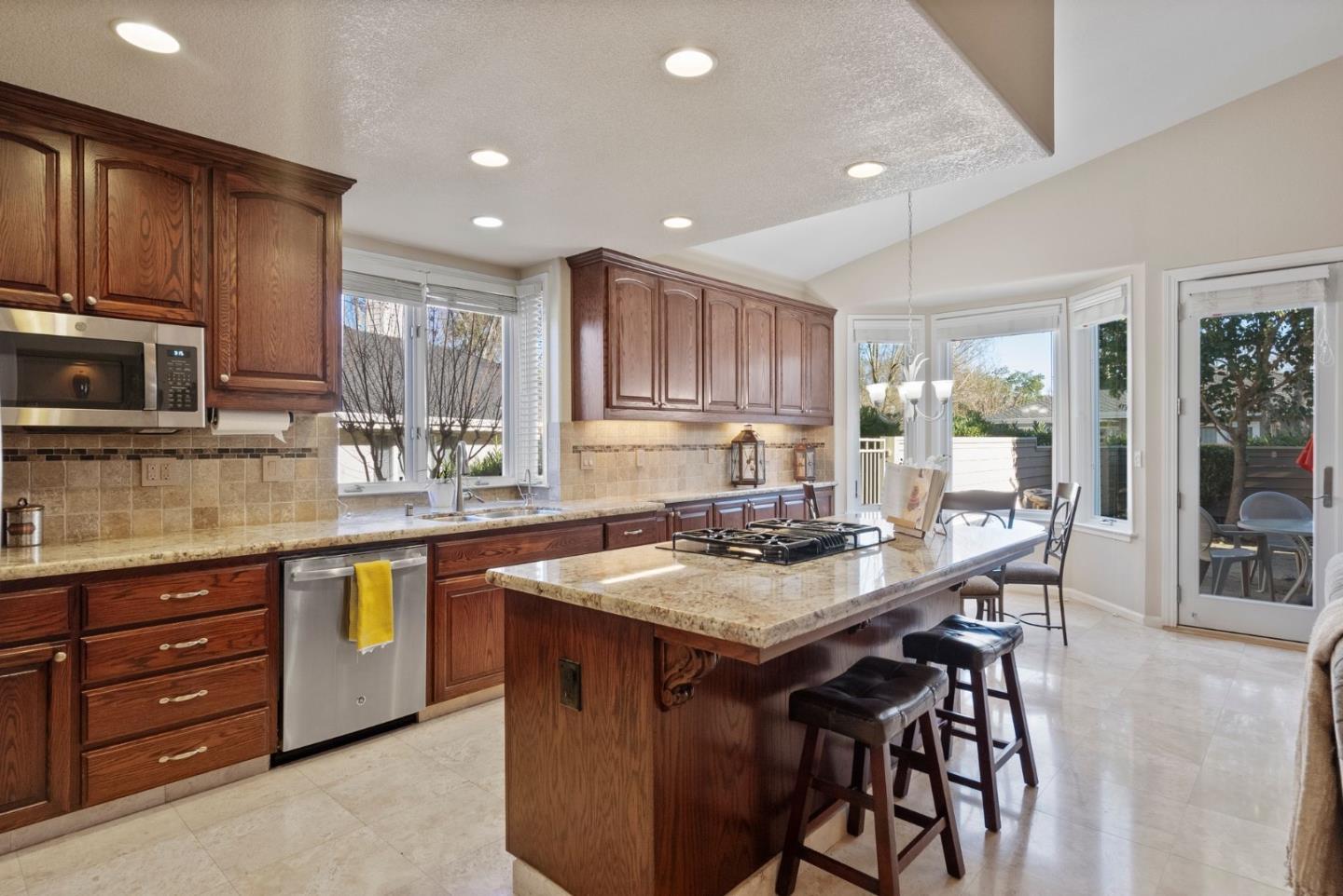 Detail Gallery Image 17 of 43 For 7952 Spyglass Ct, Pleasanton,  CA 94588 - 3 Beds | 2/1 Baths