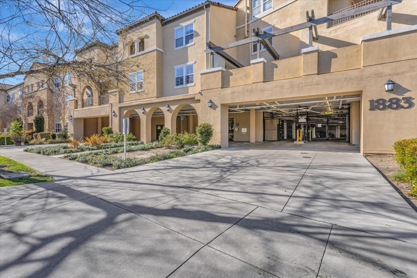 Detail Gallery Image 1 of 1 For 1883 Agnew Rd #335,  Santa Clara,  CA 95054 - 3 Beds | 2 Baths