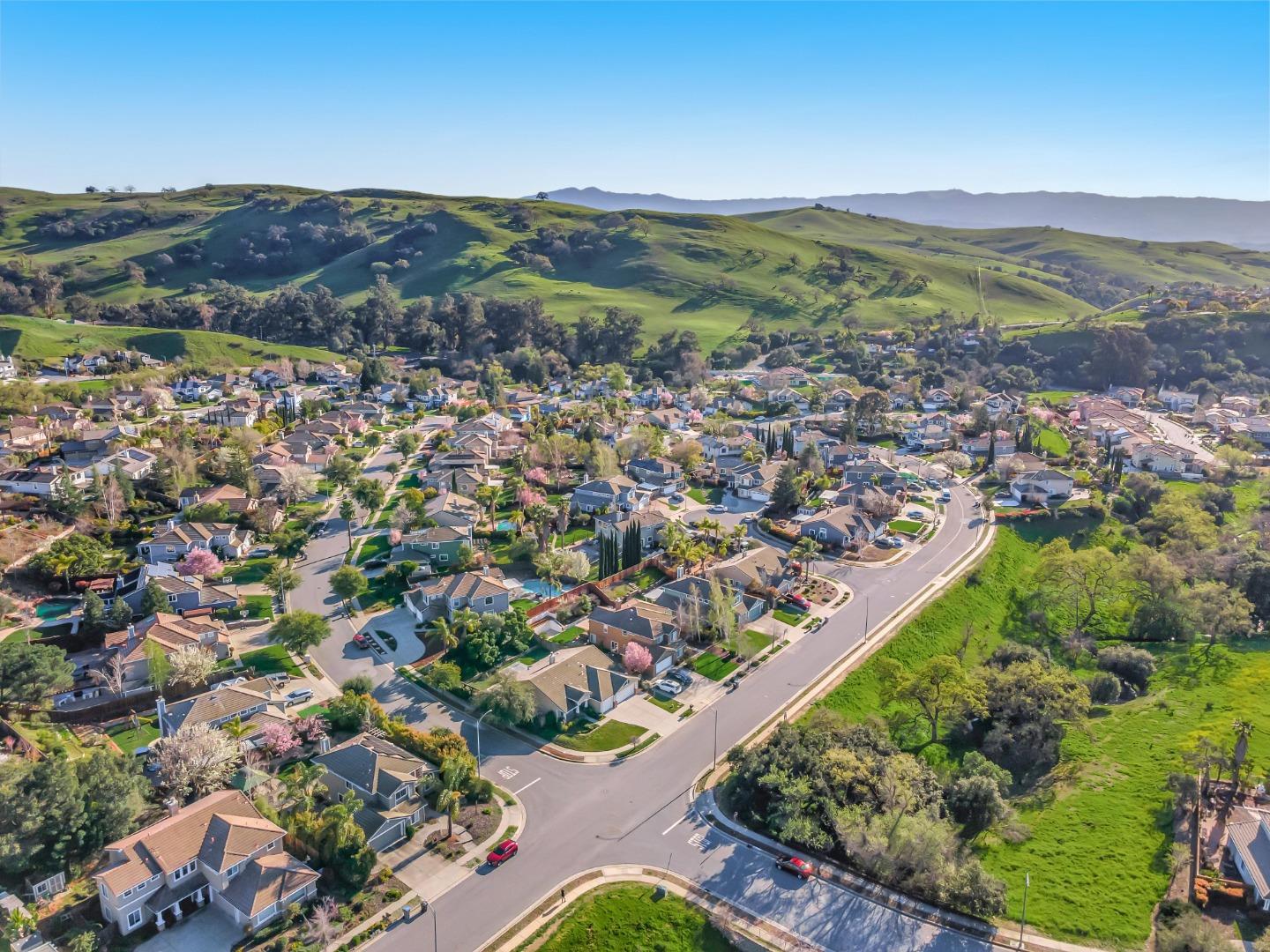 Detail Gallery Image 1 of 24 For 6292 Running Springs Rd, San Jose,  CA 95135 - 3 Beds | 2 Baths