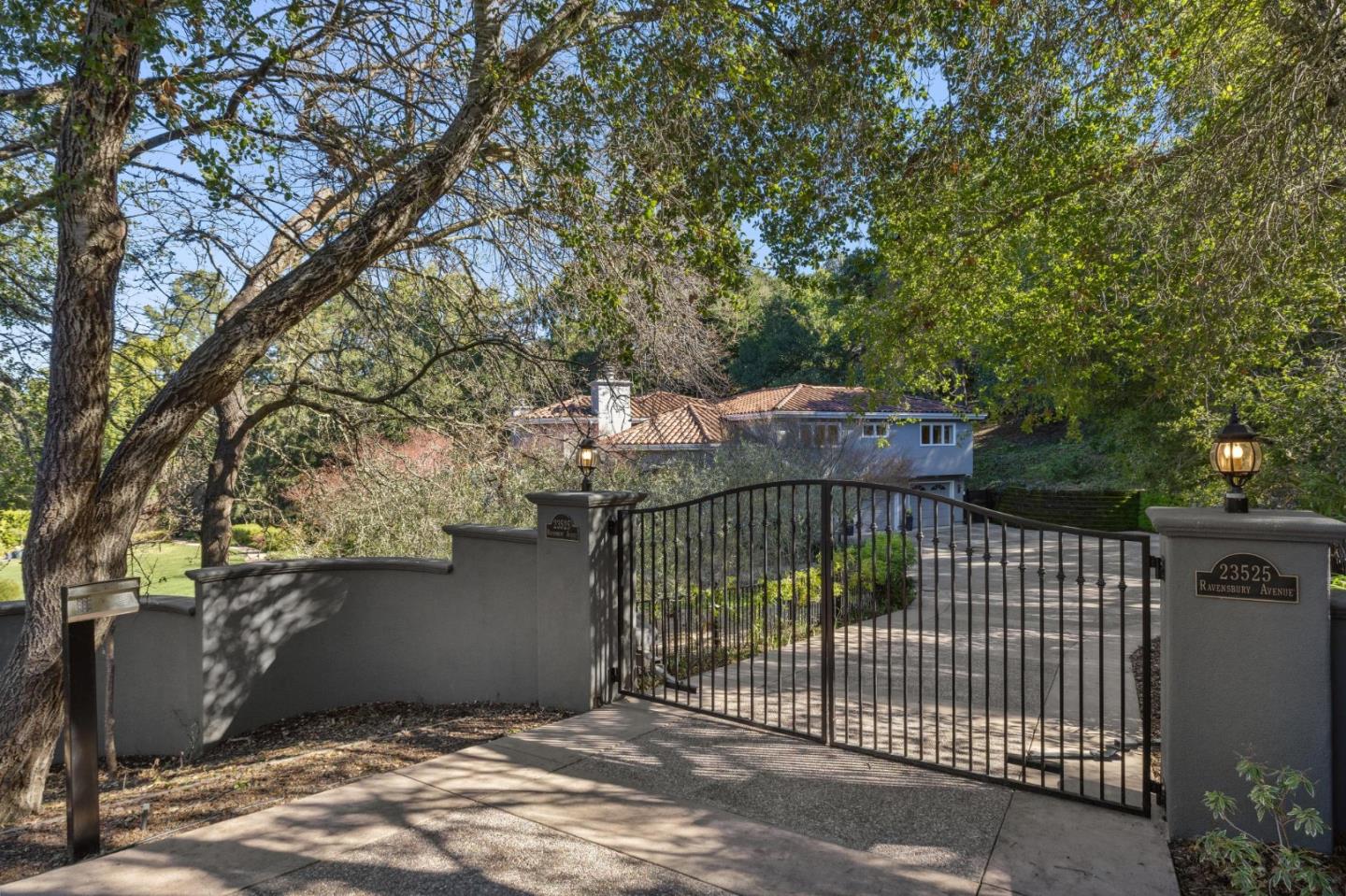 Detail Gallery Image 45 of 45 For 23525 Ravensbury Ave, Los Altos Hills,  CA 94024 - 4 Beds | 4/1 Baths