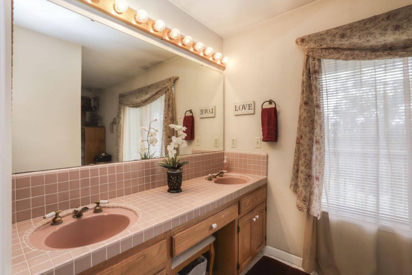 Detail Gallery Image 27 of 45 For 19300 Eden Ct, Salinas,  CA 93907 - 4 Beds | 3/2 Baths