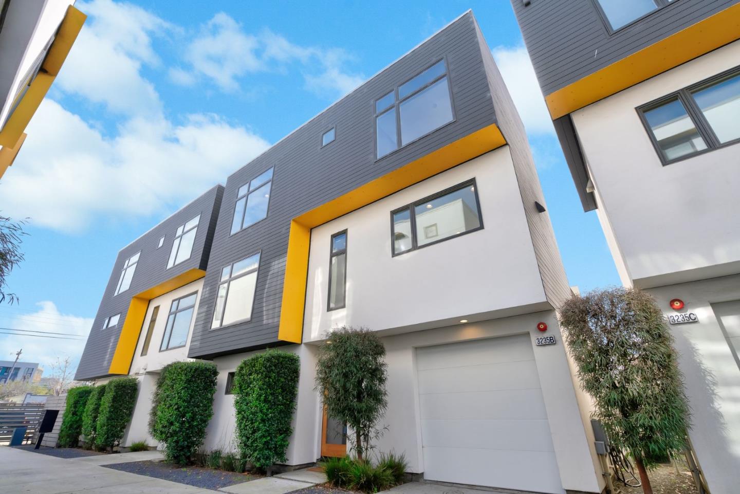 3235 Louise St Unit B  