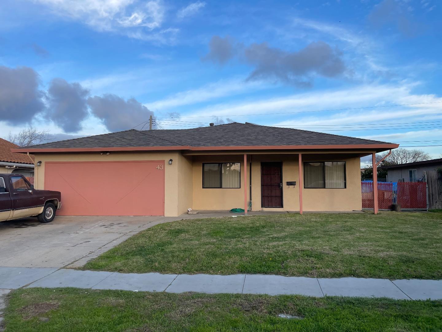 Detail Gallery Image 1 of 1 For 43 S Filice St, Salinas,  CA 93905 - 3 Beds | 1/1 Baths