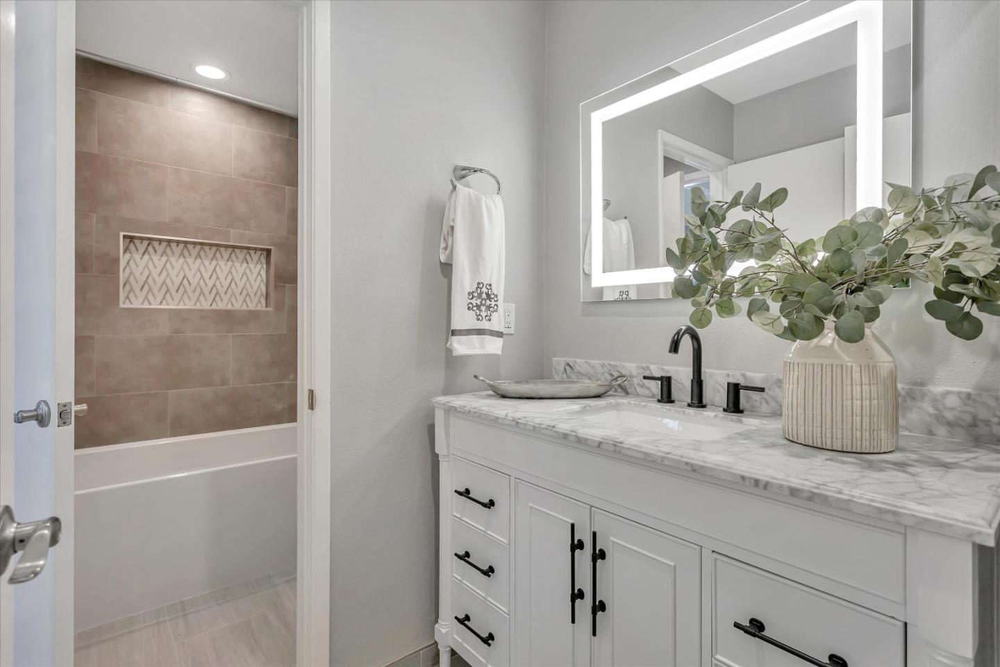 Detail Gallery Image 16 of 36 For 2370 Shoreside Ct, Santa Clara,  CA 95054 - 2 Beds | 1/1 Baths