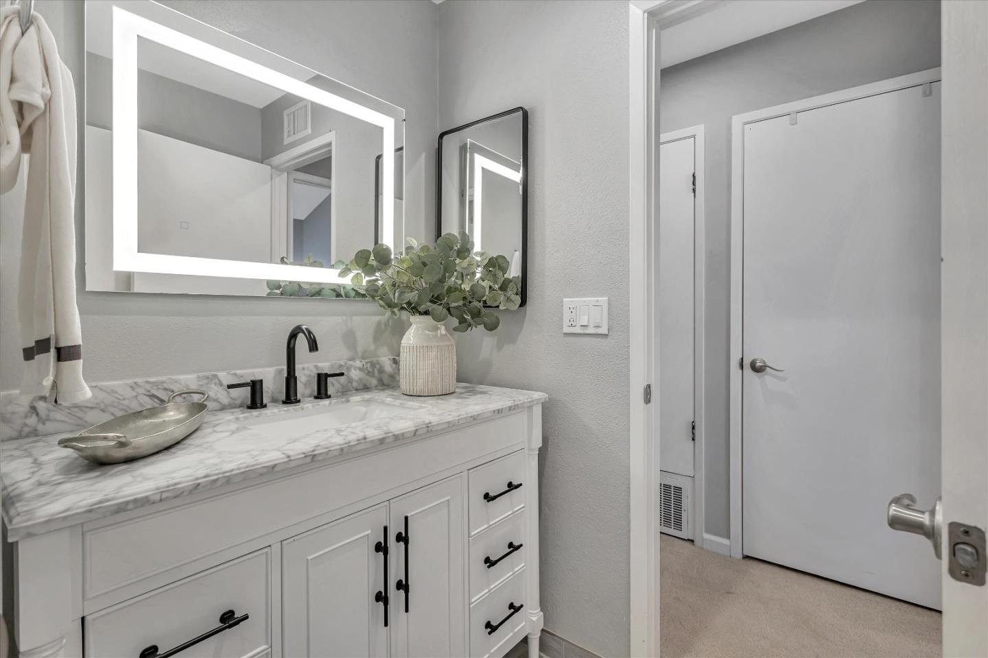 Detail Gallery Image 17 of 36 For 2370 Shoreside Ct, Santa Clara,  CA 95054 - 2 Beds | 1/1 Baths