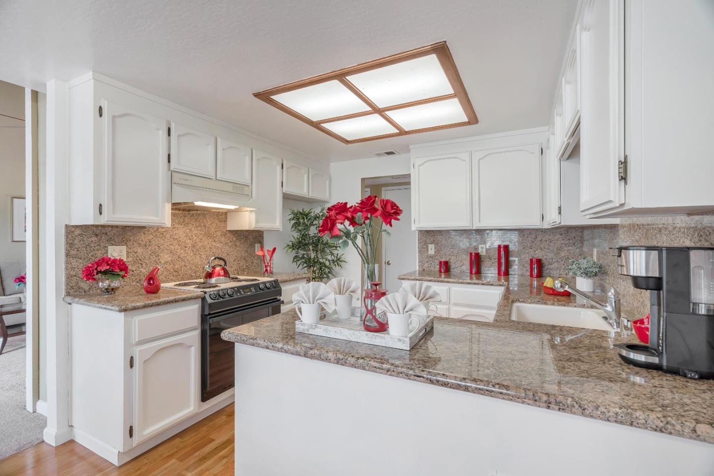 Detail Gallery Image 11 of 38 For 16965 Susan Ct, Morgan Hill,  CA 95037 - 2 Beds | 2/1 Baths