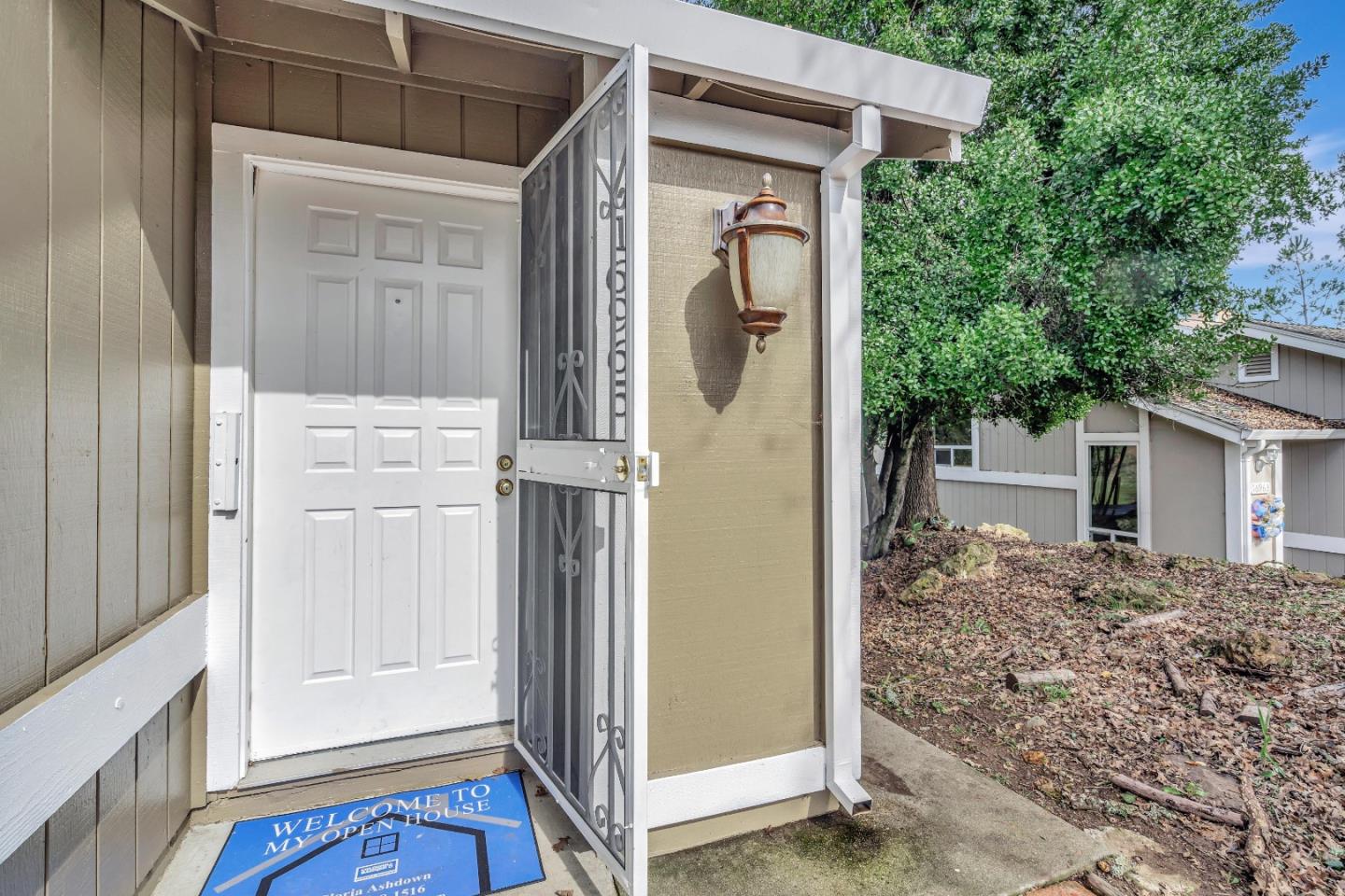 Detail Gallery Image 4 of 38 For 16965 Susan Ct, Morgan Hill,  CA 95037 - 2 Beds | 2/1 Baths