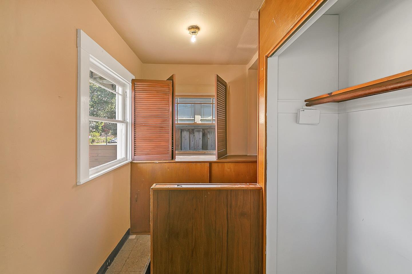 Detail Gallery Image 17 of 23 For 1515 Hampel St, Oakland,  CA 94602 - 2 Beds | 1 Baths