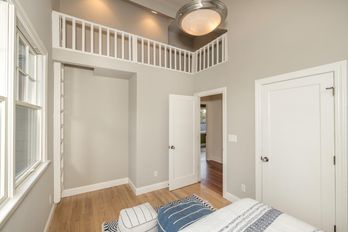 Detail Gallery Image 31 of 51 For 2837 Waverley St, Palo Alto,  CA 94306 - 5 Beds | 4/1 Baths