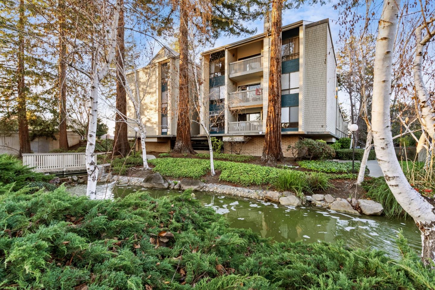 Detail Gallery Image 2 of 29 For 49 Showers Dr #W312,  Mountain View,  CA 94040 - 2 Beds | 2 Baths