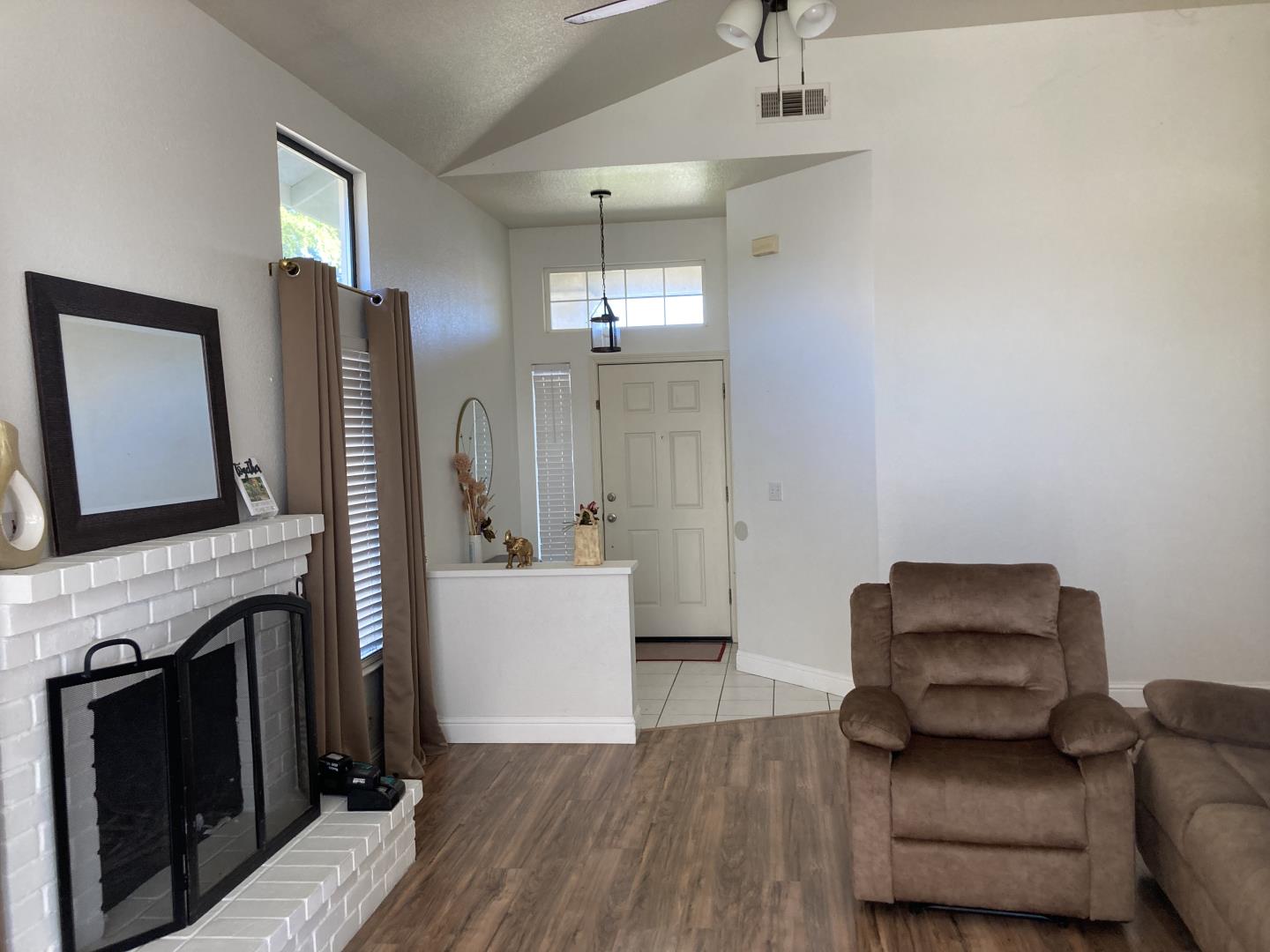 660 Mission Ridge Dr, Manteca, CA 95337 3 Beds 2 Baths (Active