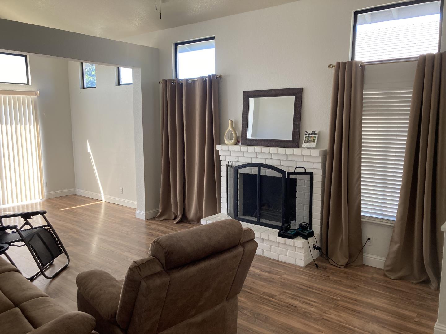 660 Mission Ridge Dr, Manteca, CA 95337 3 Beds 2 Baths (Active