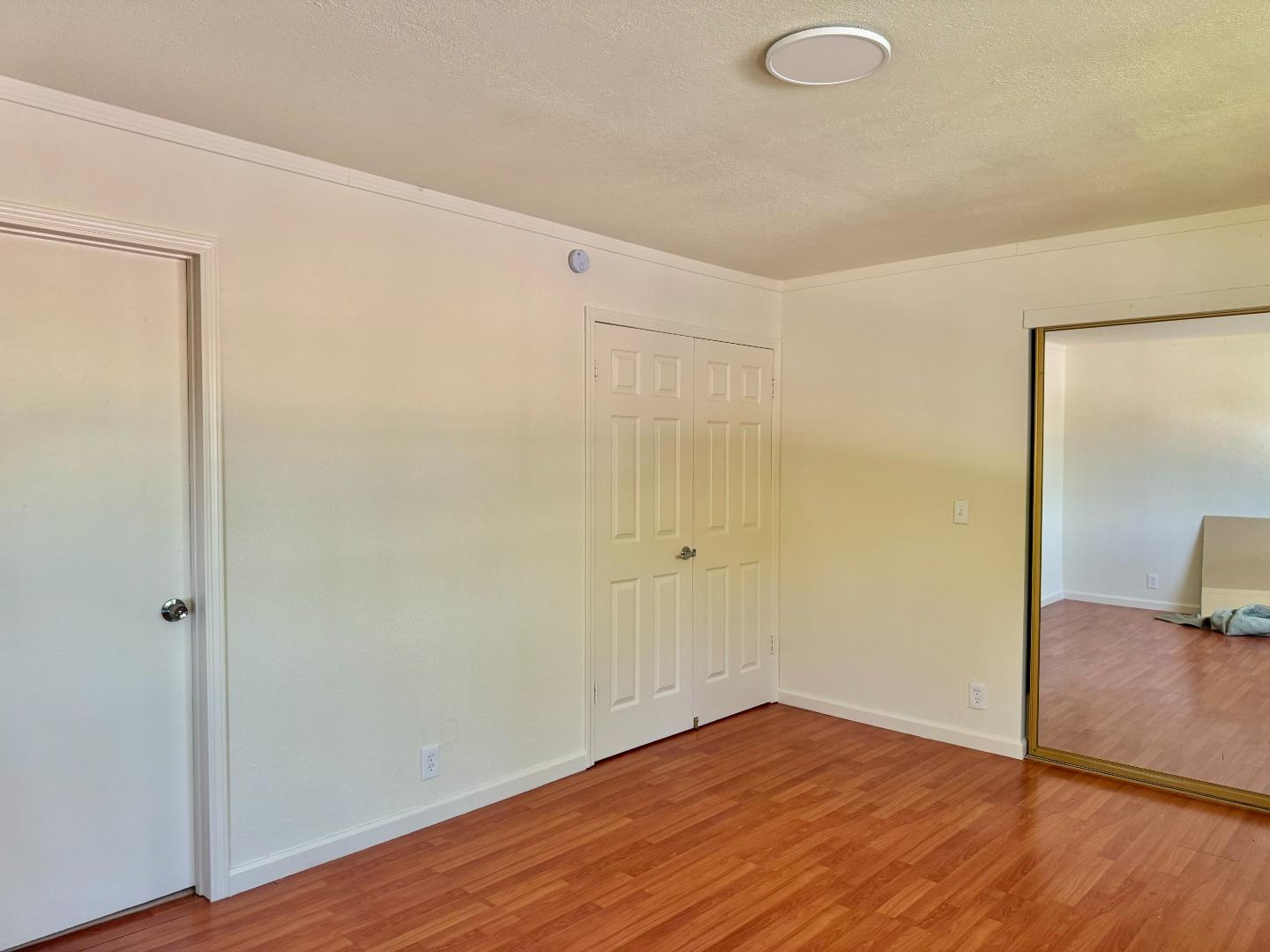 Detail Gallery Image 6 of 11 For 3361 Senter Rd, San Jose,  CA 95111 - 3 Beds | 1/1 Baths
