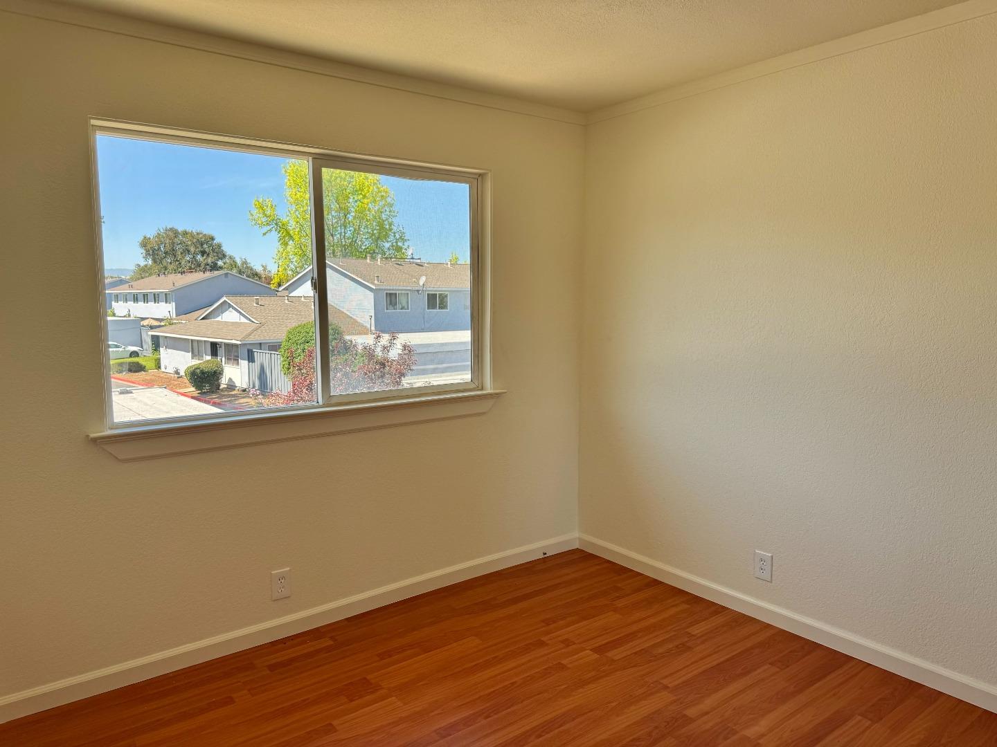 Detail Gallery Image 9 of 11 For 3361 Senter Rd, San Jose,  CA 95111 - 3 Beds | 1/1 Baths