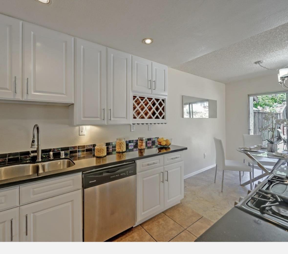 Detail Gallery Image 16 of 39 For 22 Vistaview Ct, San Francisco,  CA 94124 - 3 Beds | 2 Baths