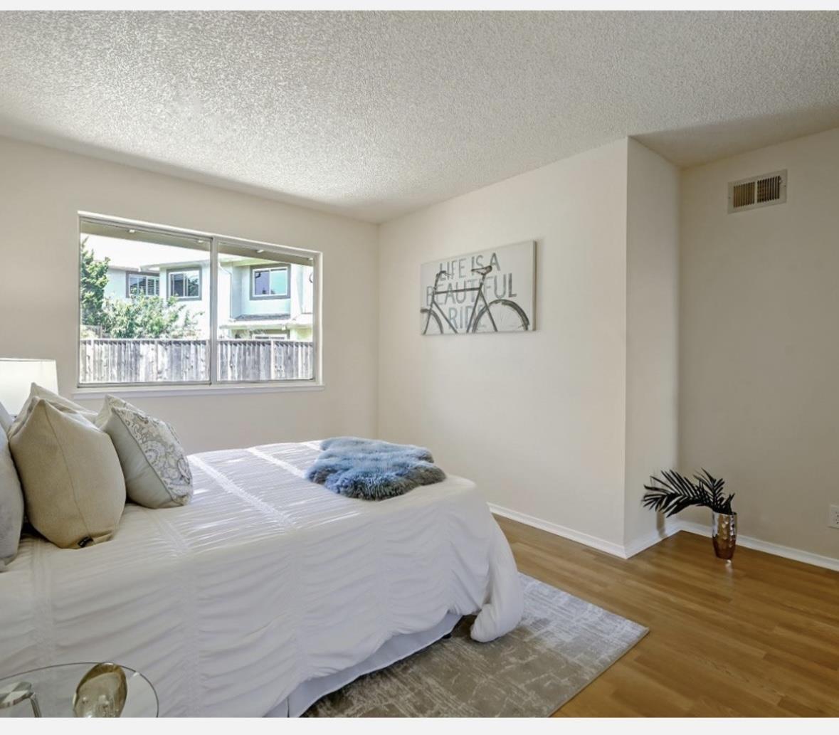 Detail Gallery Image 6 of 39 For 22 Vistaview Ct, San Francisco,  CA 94124 - 3 Beds | 2 Baths