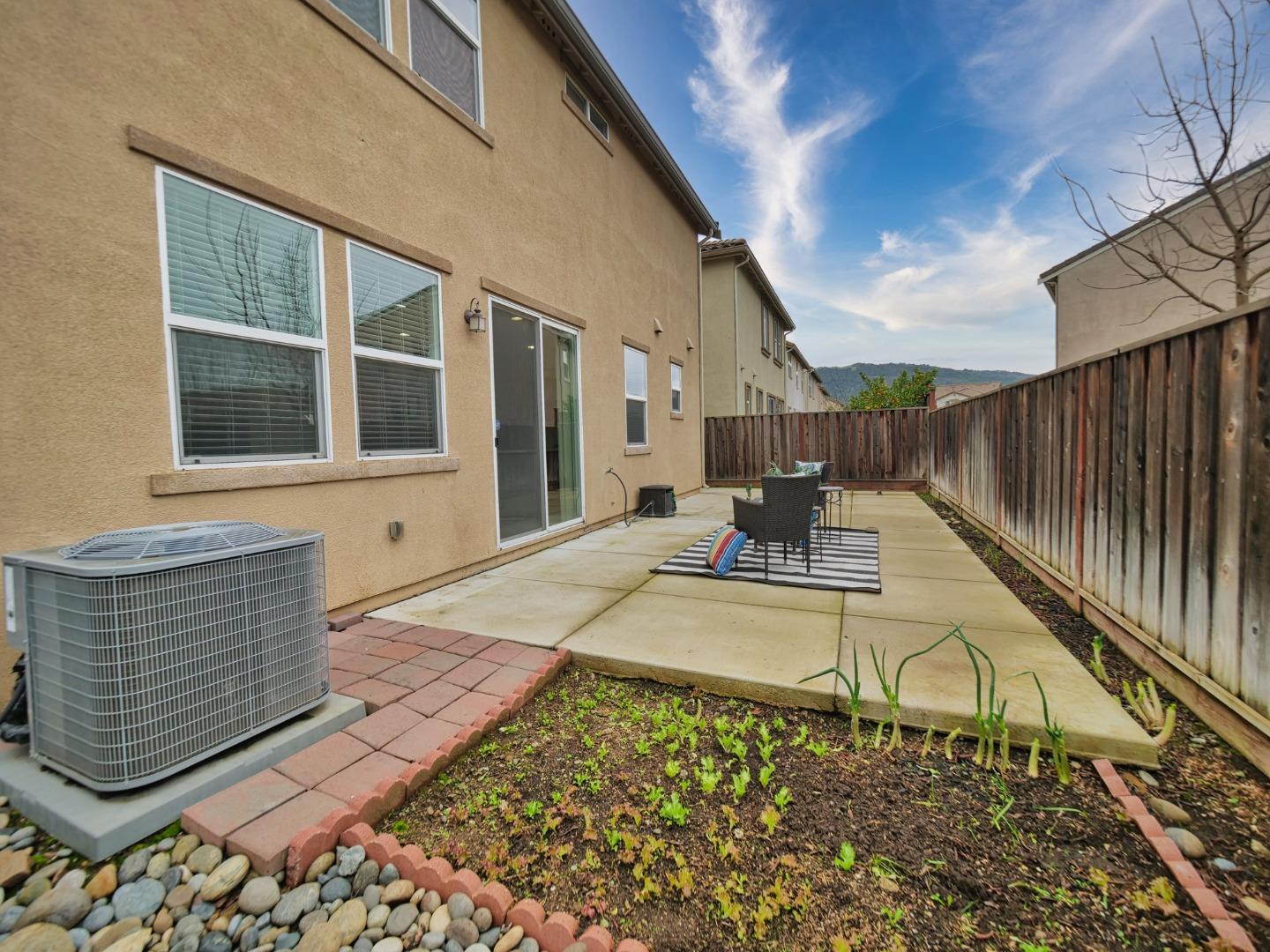 Detail Gallery Image 80 of 109 For 21 Caspian Way, Gilroy,  CA 95020 - 4 Beds | 2/1 Baths