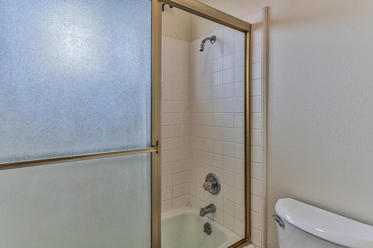 Detail Gallery Image 34 of 37 For 1141 Greenwood Pl, Salinas,  CA 93901 - 4 Beds | 2/1 Baths