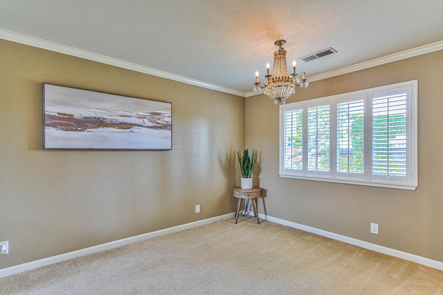 Detail Gallery Image 7 of 37 For 1141 Greenwood Pl, Salinas,  CA 93901 - 4 Beds | 2/1 Baths