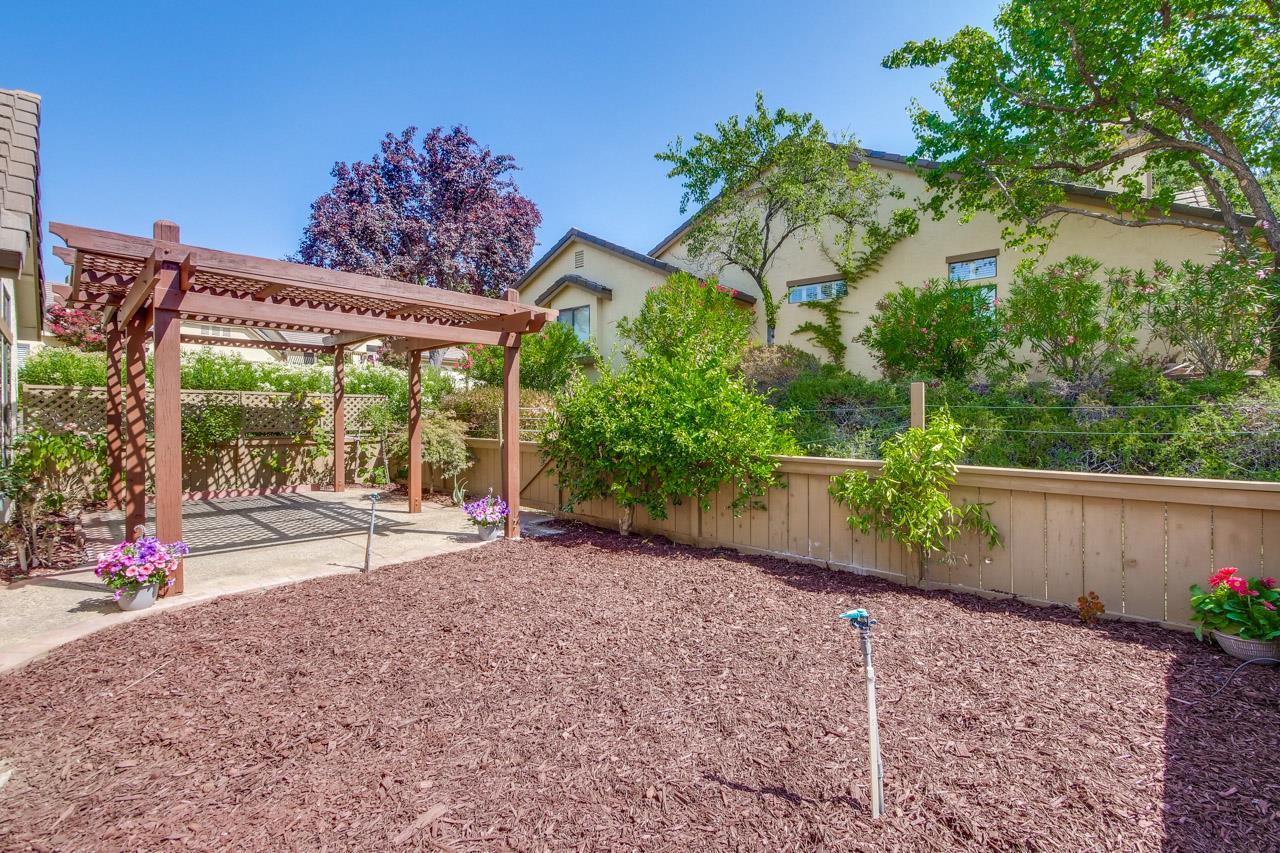 Detail Gallery Image 13 of 38 For 7622 Stoneshire Ct, San Jose,  CA 95135 - 2 Beds | 2 Baths