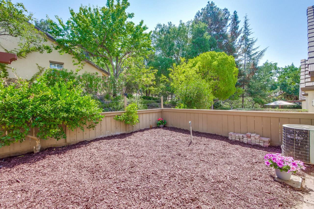 Detail Gallery Image 14 of 38 For 7622 Stoneshire Ct, San Jose,  CA 95135 - 2 Beds | 2 Baths