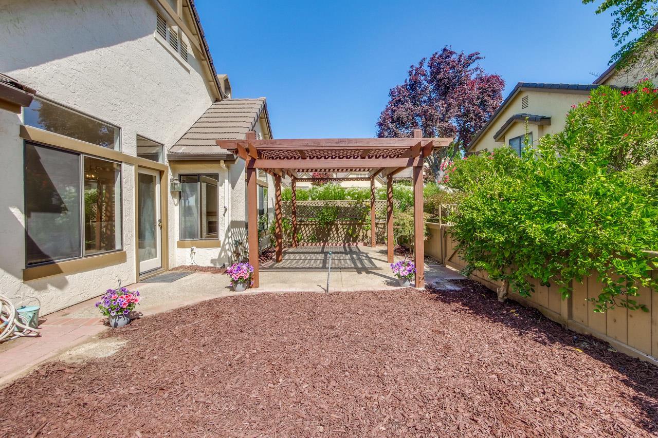 Detail Gallery Image 15 of 38 For 7622 Stoneshire Ct, San Jose,  CA 95135 - 2 Beds | 2 Baths