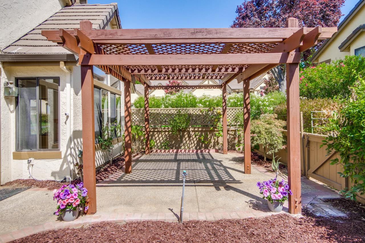 Detail Gallery Image 16 of 38 For 7622 Stoneshire Ct, San Jose,  CA 95135 - 2 Beds | 2 Baths