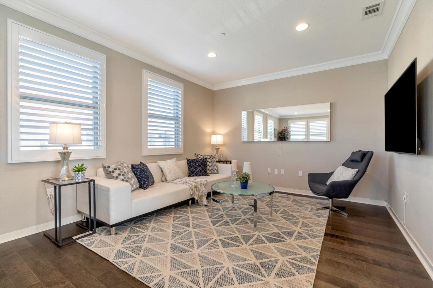 Detail Gallery Image 24 of 56 For 1002 Foxglove Pl, San Jose,  CA 95131 - 4 Beds | 3/1 Baths