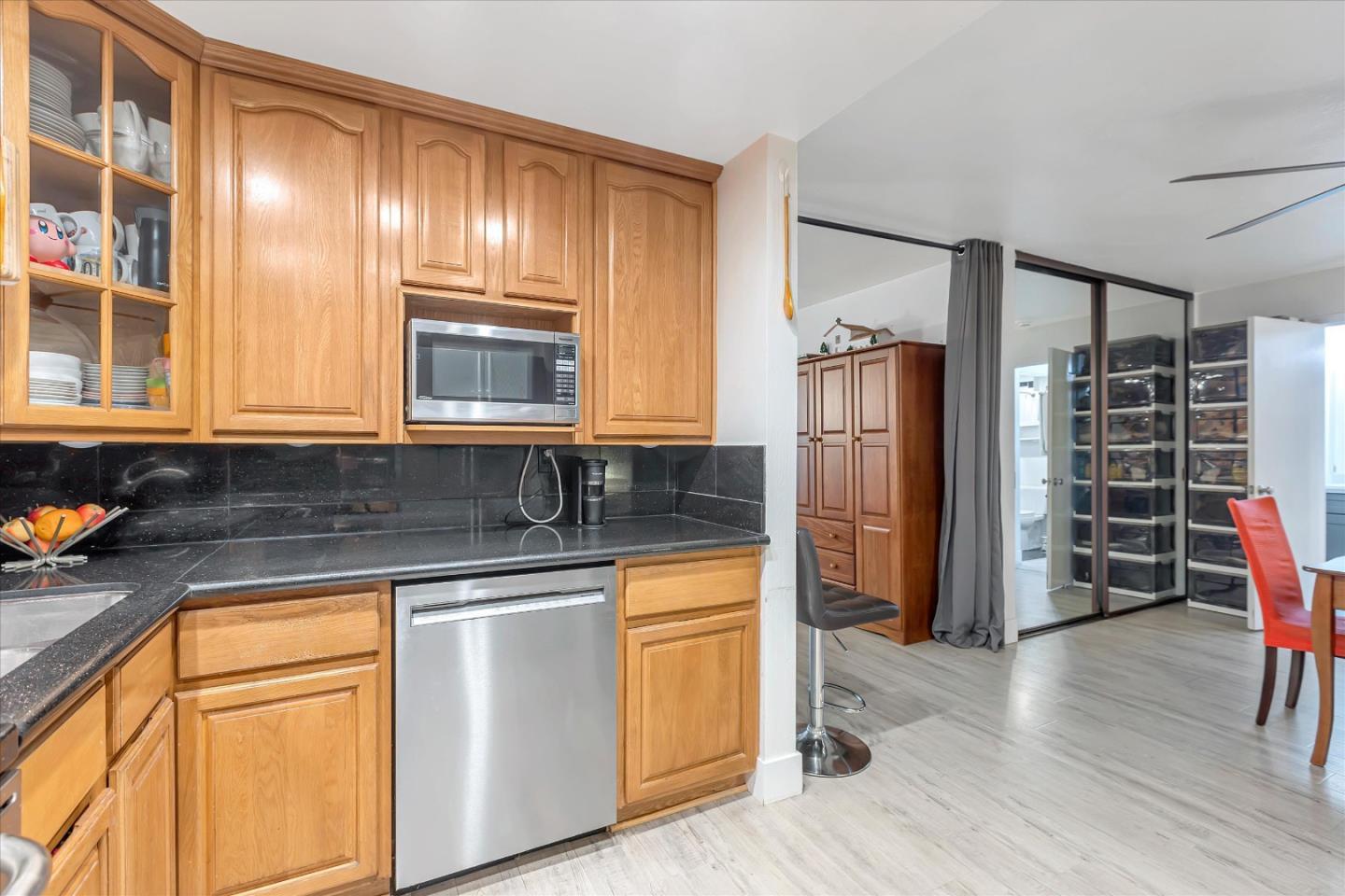 Detail Gallery Image 15 of 48 For 1031 Crestview Dr #118,  Mountain View,  CA 94040 - 1 Beds | 1 Baths