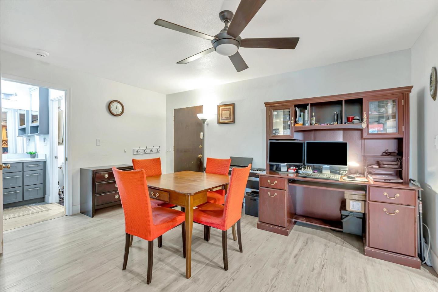 Detail Gallery Image 18 of 48 For 1031 Crestview Dr #118,  Mountain View,  CA 94040 - 1 Beds | 1 Baths