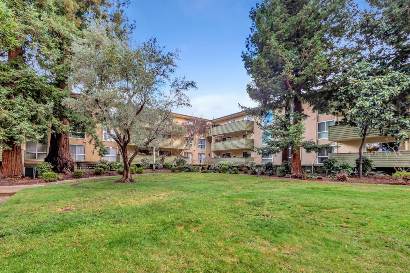 Detail Gallery Image 39 of 48 For 1031 Crestview Dr #118,  Mountain View,  CA 94040 - 1 Beds | 1 Baths