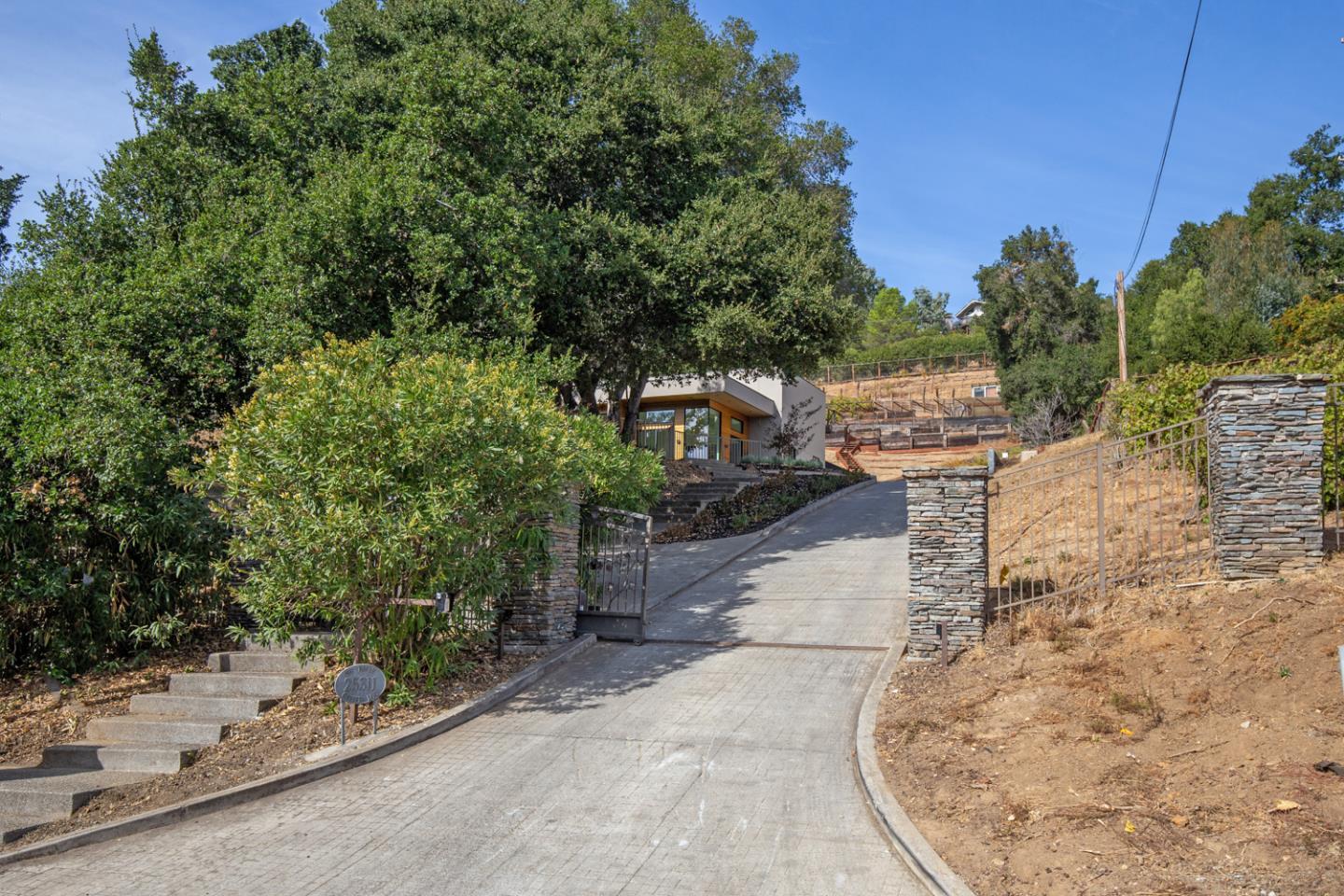 Detail Gallery Image 82 of 83 For 25311 Okeefe Ln, Los Altos Hills,  CA 94022 - 4 Beds | 4 Baths