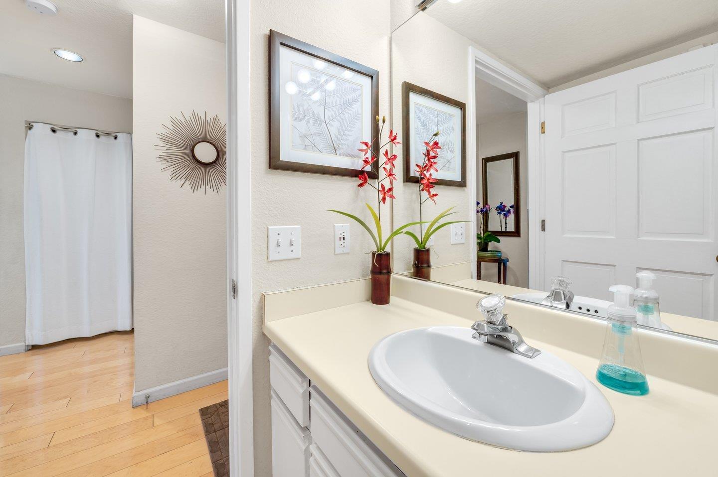 Detail Gallery Image 15 of 30 For 117 California Ave #D300,  Palo Alto,  CA 94306 - 1 Beds | 1 Baths