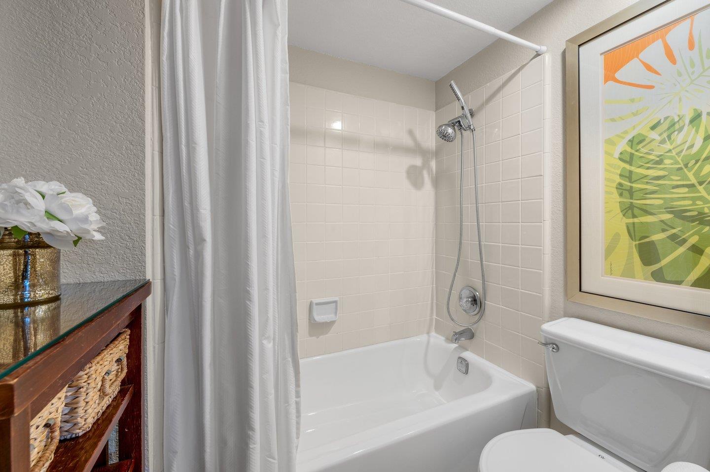 Detail Gallery Image 17 of 30 For 117 California Ave #D300,  Palo Alto,  CA 94306 - 1 Beds | 1 Baths